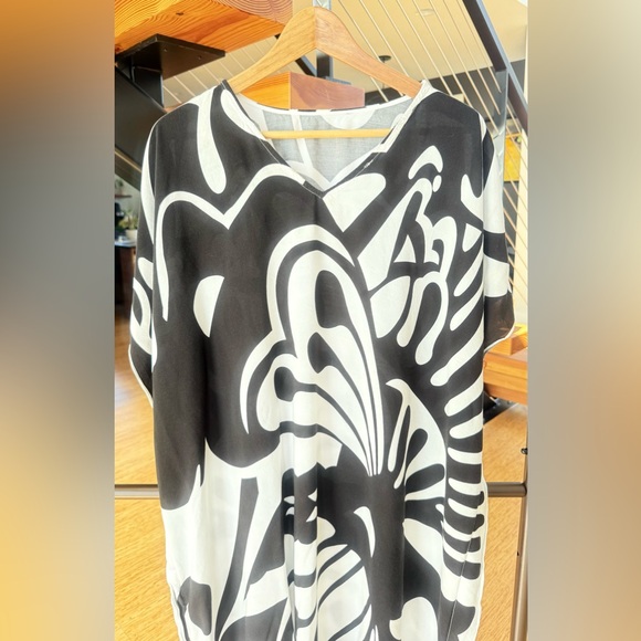 🦓🐼AMAZING black and white Pucci inspired kaftan, in EUC!!!🐼🦓 - Picture 4 of 4